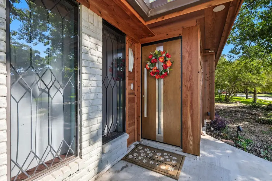 1617 Oak Creek Drive, Lewisville, TX 75077 - Image #2