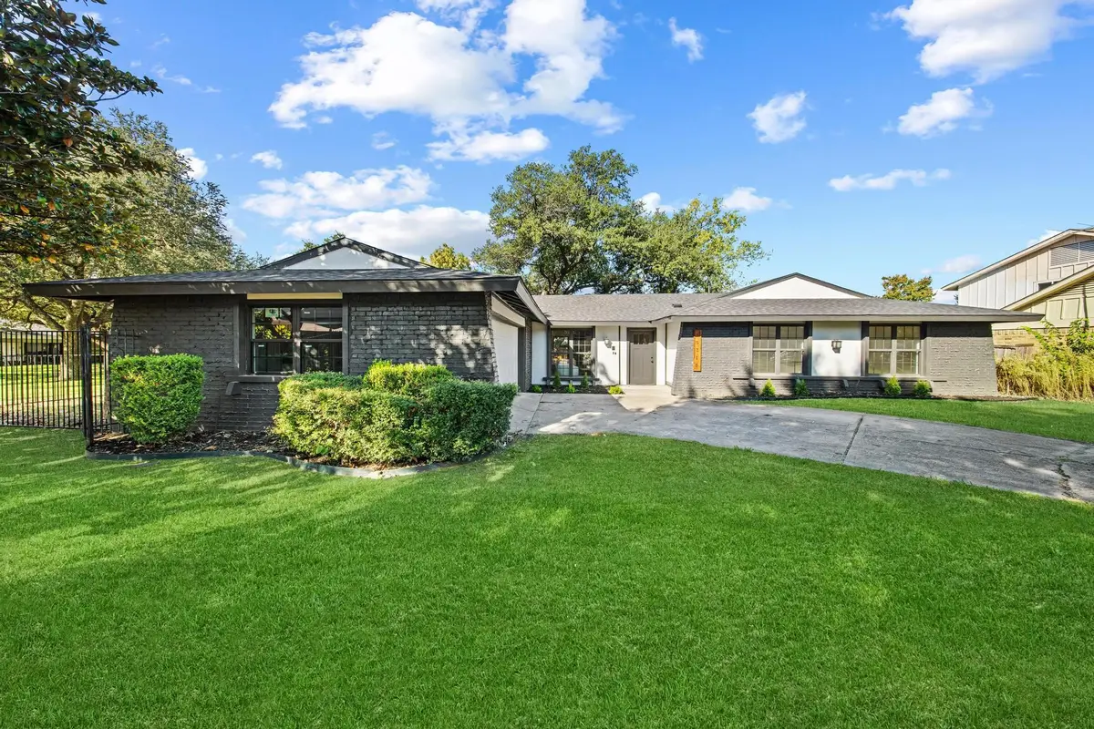 15715 Covewood Circle, Dallas, TX 75248 - Image #1