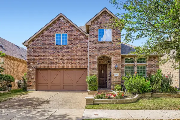 616 Warwick Boulevard, Lewisville, TX 75056