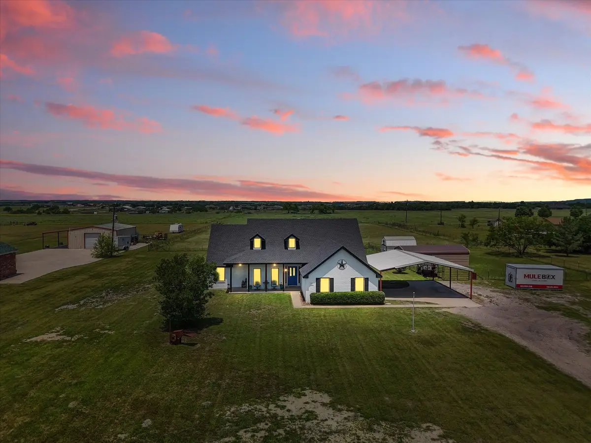 205 N Armstrong Road, Venus, TX 76084 - Image #1