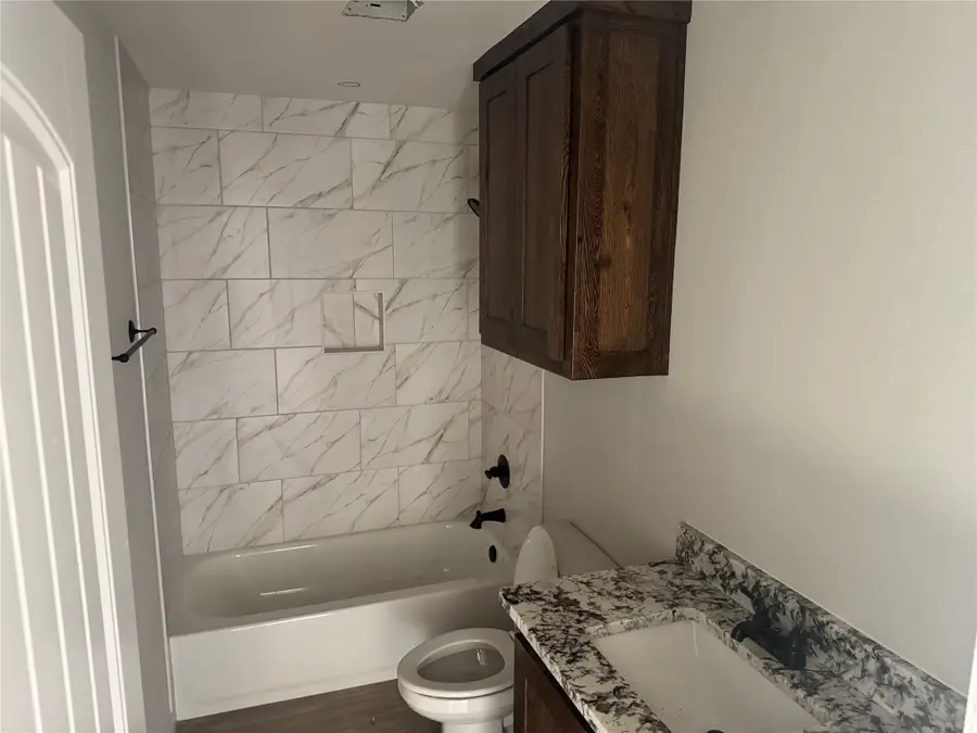 1004 Bradshaw Court, Springtown, TX 76082 - Image #2