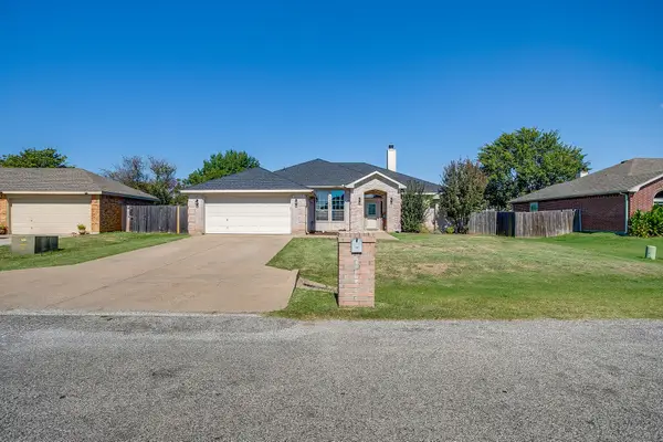 3004 Stroll Drive, Granbury, TX 76049