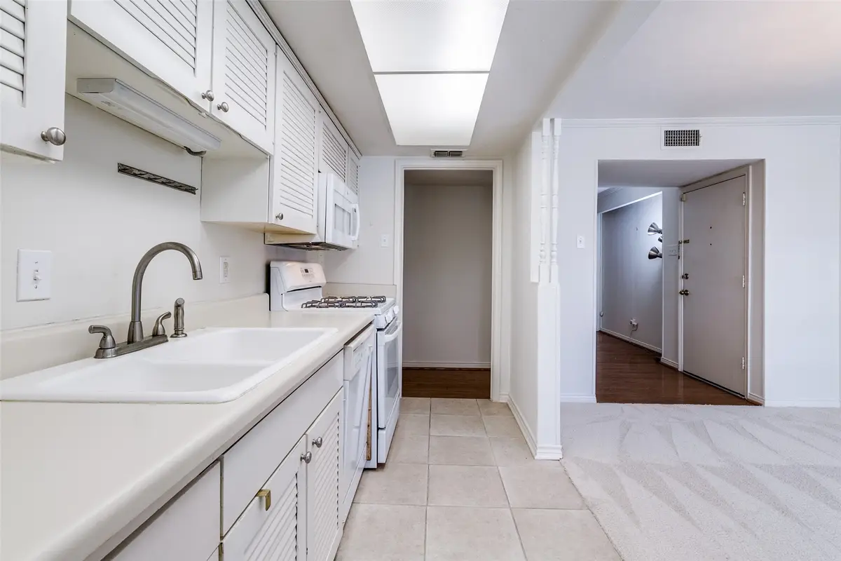 5833 Copperwood Lane #1131, Dallas, TX 75248 - Image #1