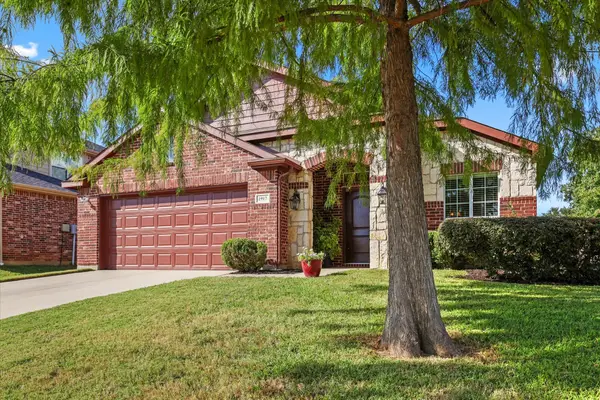 1917 Prescott Downs Drive, Denton, TX 76210