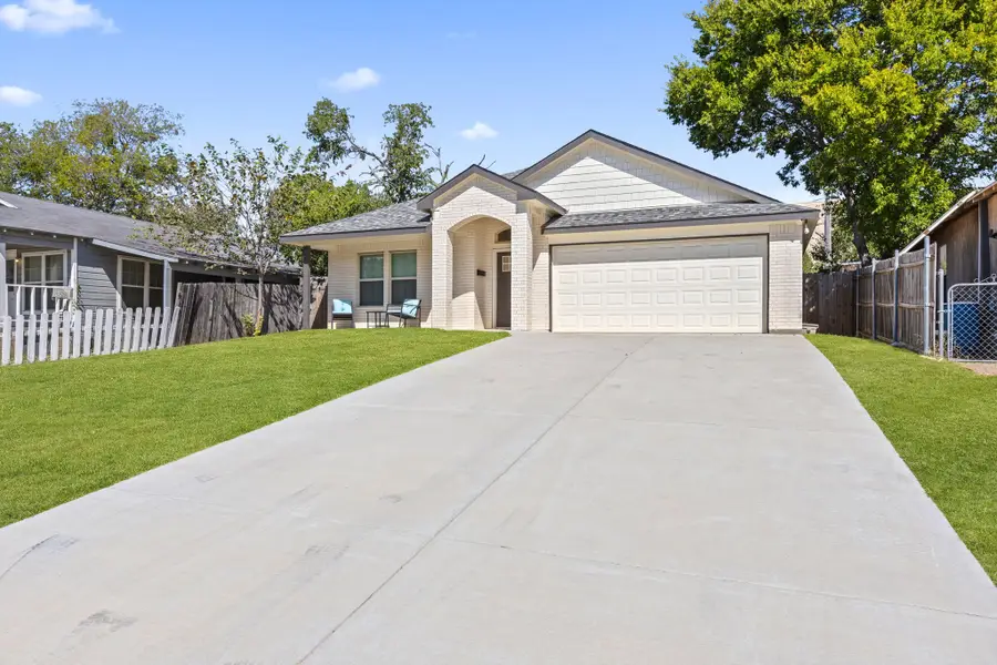 5520 Curzon Avenue, Fort Worth, TX 76107 - Image #3
