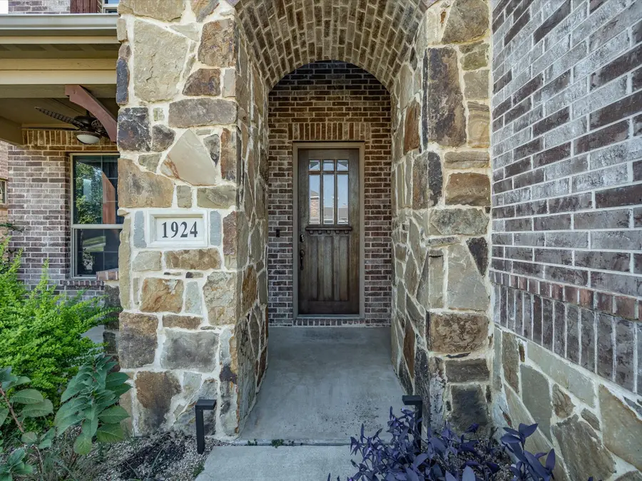 1924 Sunny Side Drive, Little Elm, TX 75068 - Image #2
