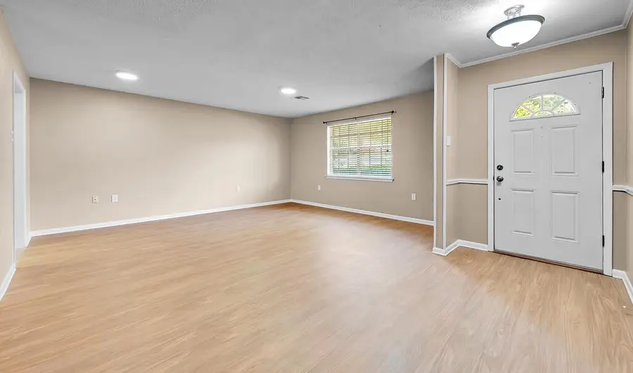 911 Fairway Road, Woodway, TX 76712 - Image #3