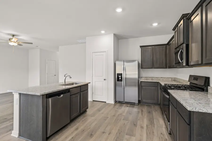 421 Watson Court, Venus, TX 76084 - Image #2