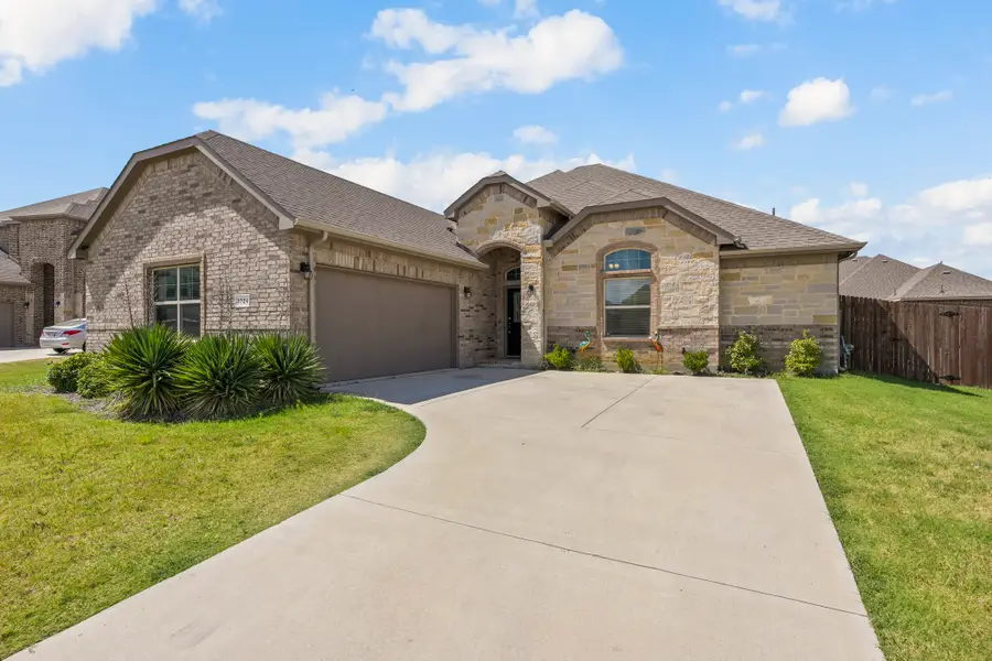 3724 Twin Pines Drive, Grand Prairie, TX 76065 - Image #2
