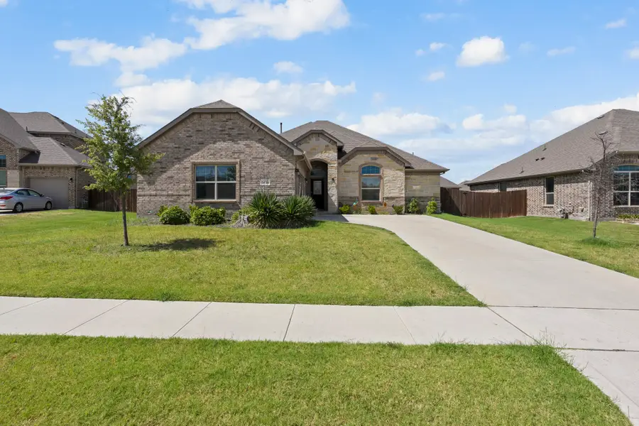 3724 Twin Pines Drive, Grand Prairie, TX 76065 - Image #3