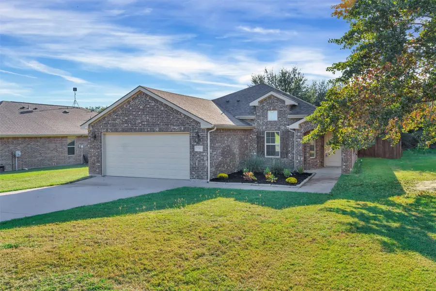 7202 Mistletoe Trail, Granbury, TX 76048 - Image #3