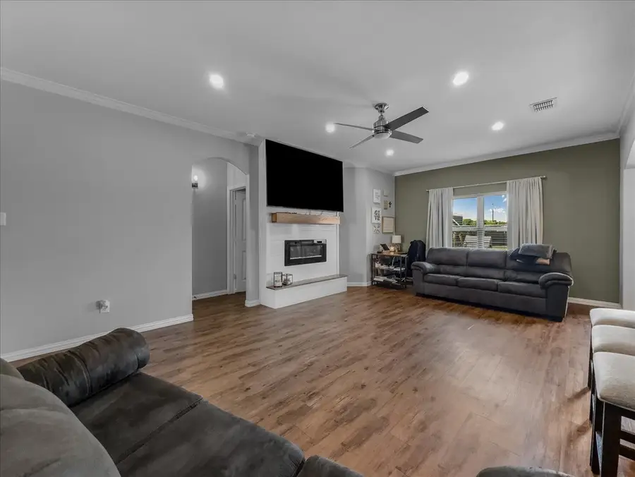 14201 Bridgeview Lane, Dallas, TX 75253 - Image #3