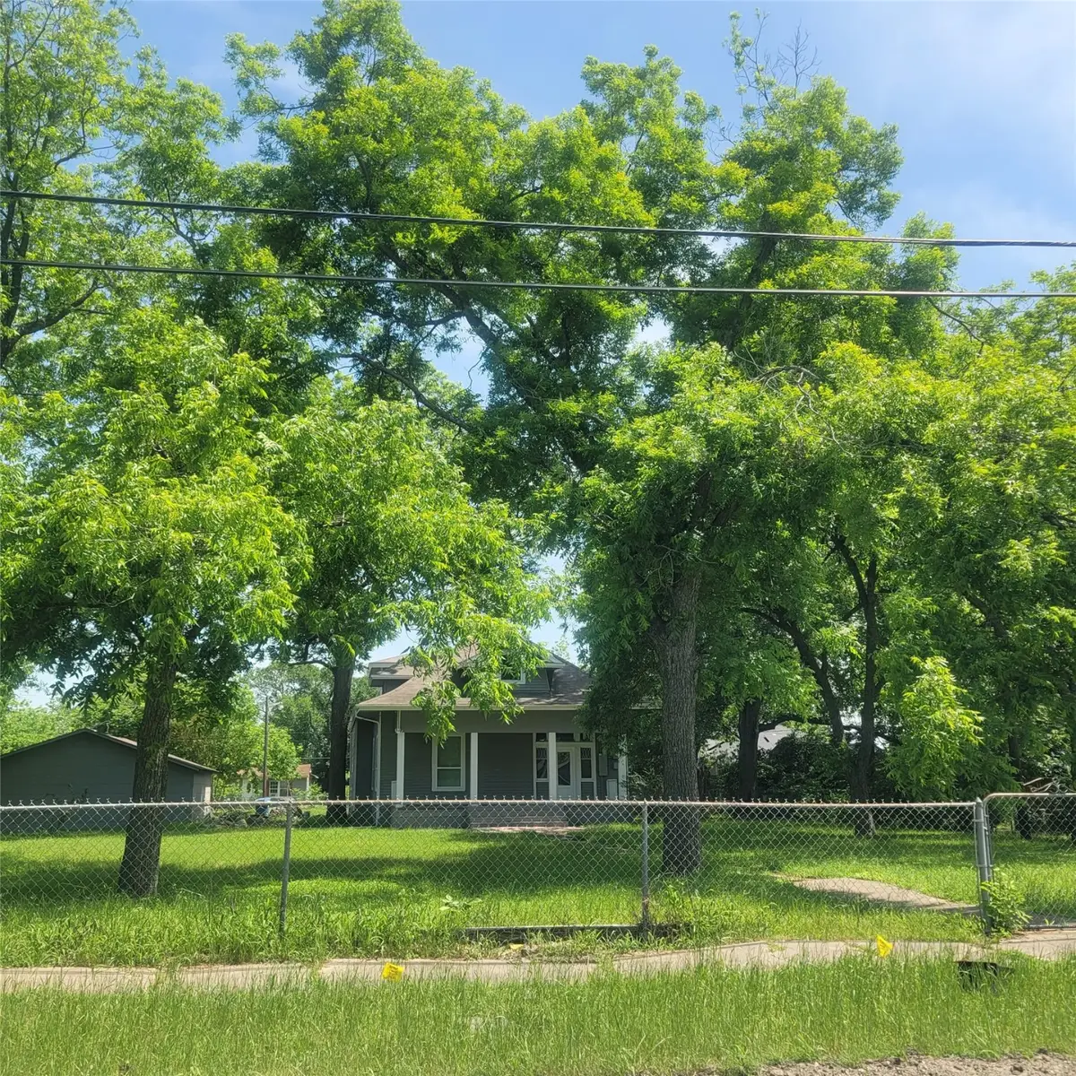 1325 W 13th Avenue, Corsicana, TX 75110 - Image #1