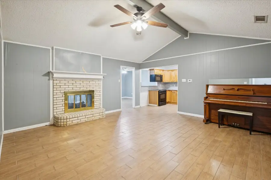 1113 2nd Street, Grand Prairie, TX 75051 - Image #2