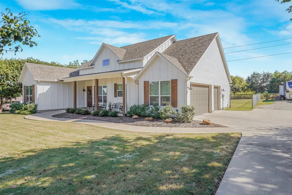 108 Southwood Drive, Burleson, TX 76028 - Image #1