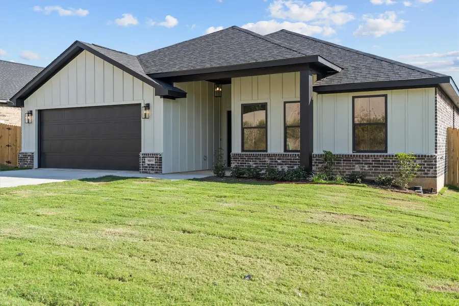 16517 Crossing Circle, Lindale, TX 75771 - Image #2
