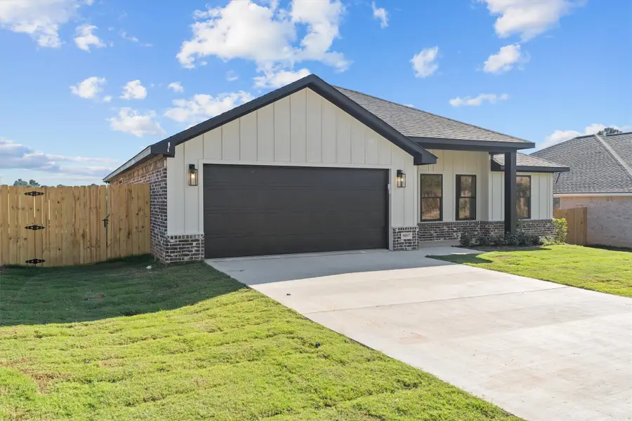 16517 Crossing Circle, Lindale, TX 75771 - Image #3