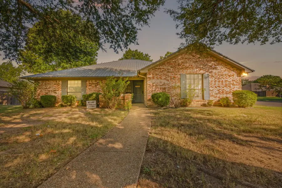 1602 Murry Drive, Cleburne, TX 76033 - Image #2