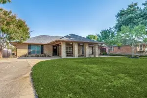 2719 N Surrey Drive, Carrollton, TX 75006 - Image #2