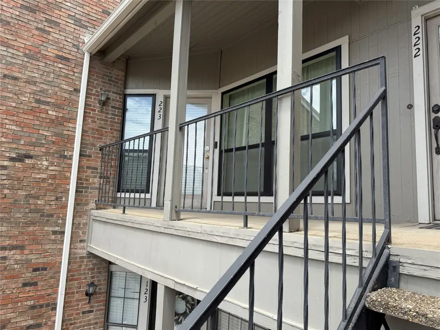 2736 Silver Creek Drive #223, Arlington, TX 76006 - Image #3