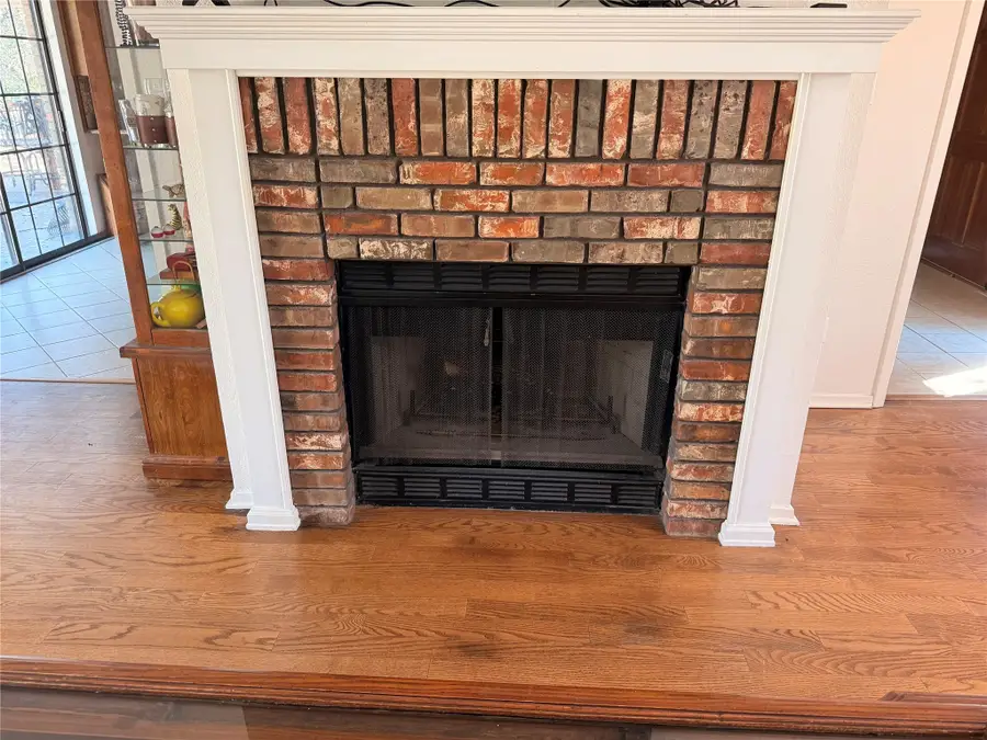 612 Doaks Drive, Runaway Bay, TX 76426 - Image #2