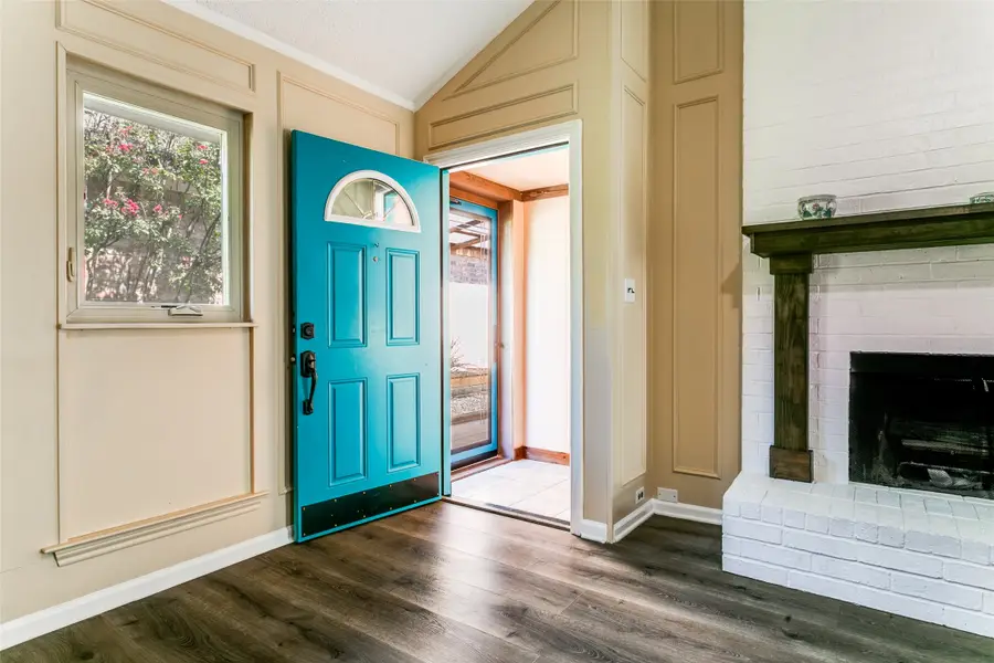 922 Boxwood Drive, Lewisville, TX 75067 - Image #3