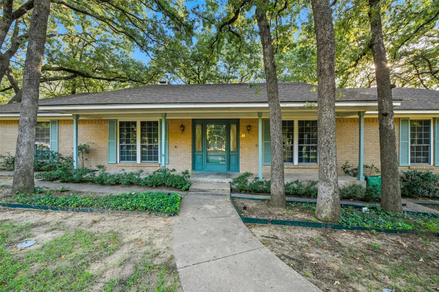 924 Ridgecrest Circle, Denton, TX 76205 - Image #2