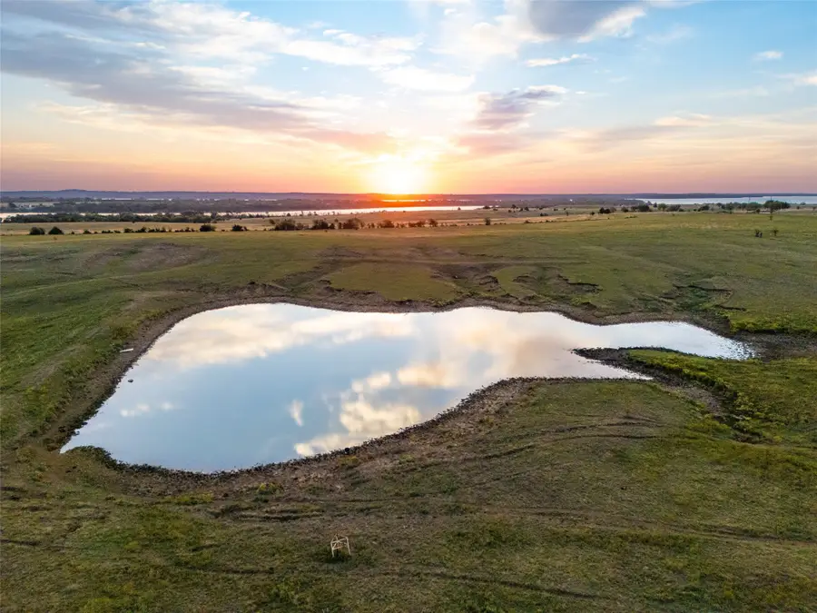 942 Elm Grove, Valley View, TX 76272 - Image #3