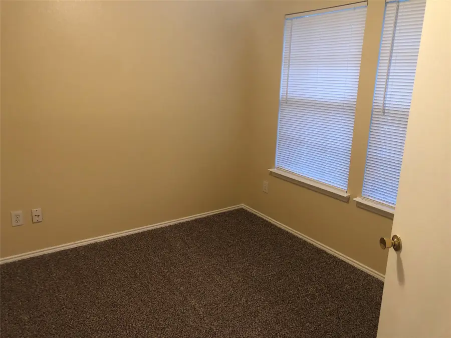 2937 Monticello Lane, Lancaster, TX 75134 - Image #2