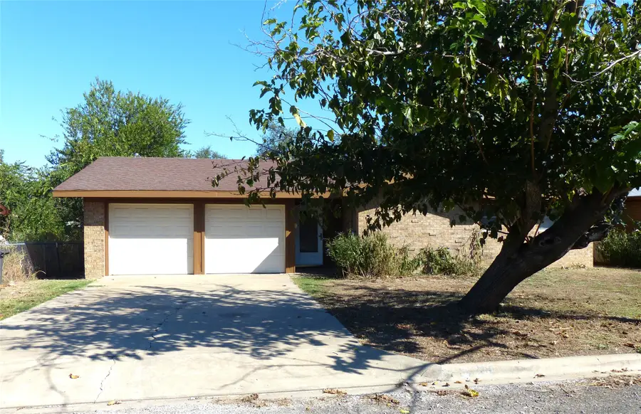 310 Otte, Brady, TX 76825 - Image #2