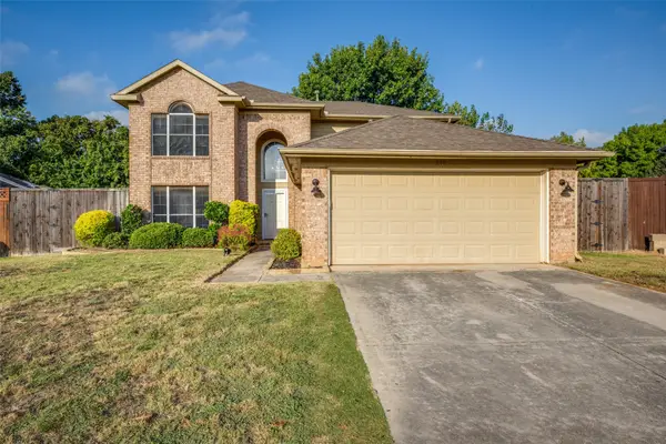 737 Black Walnut Drive, Lake Dallas, TX 75065