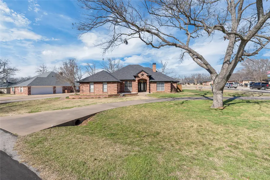 9219 Hanging Moss Drive, Granbury, TX 76049 - Image #2