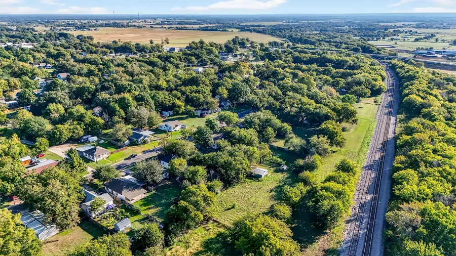 634 E South Street, Whitesboro, TX 76273 - Image #3