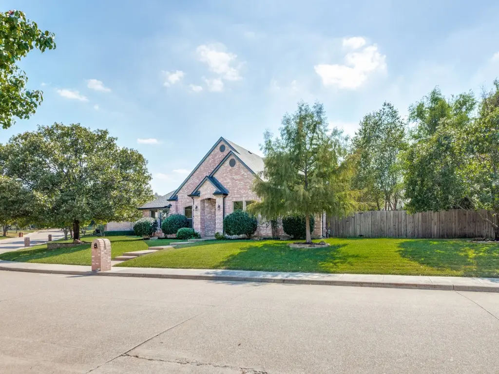 708 Whitetail Deer Lane, Crowley, TX 76036 - Image #1