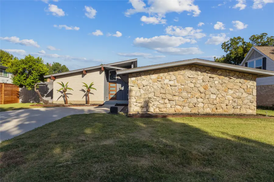 12218 Treeview Lane, Farmers Branch, TX 75234 - Image #3