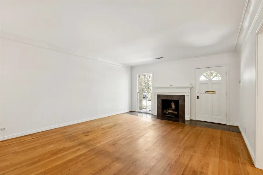 926 Salmon Drive, Dallas, TX 75208 - Image #3