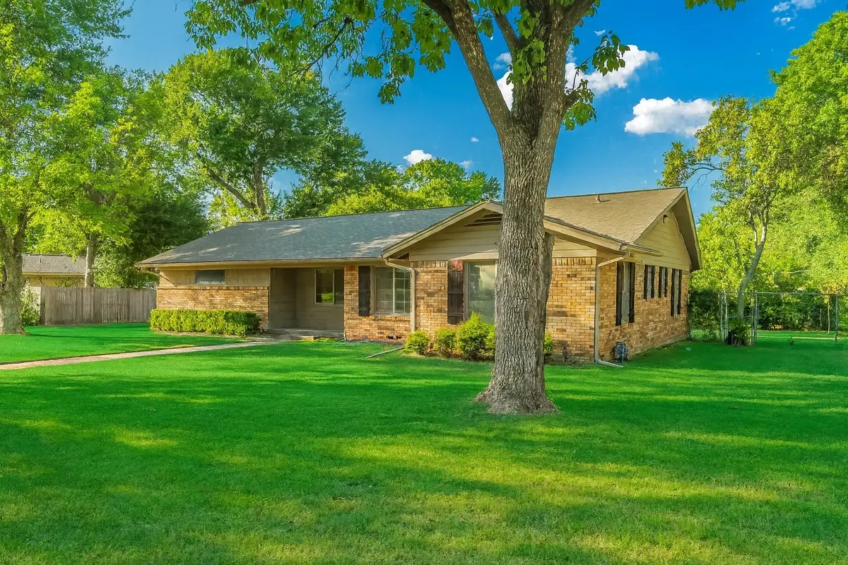 1717 W 2nd Street, Arlington, TX 76013 - Image #1