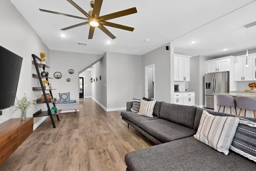 430 Davidson Drive, Garland, TX 75040 - Image #2