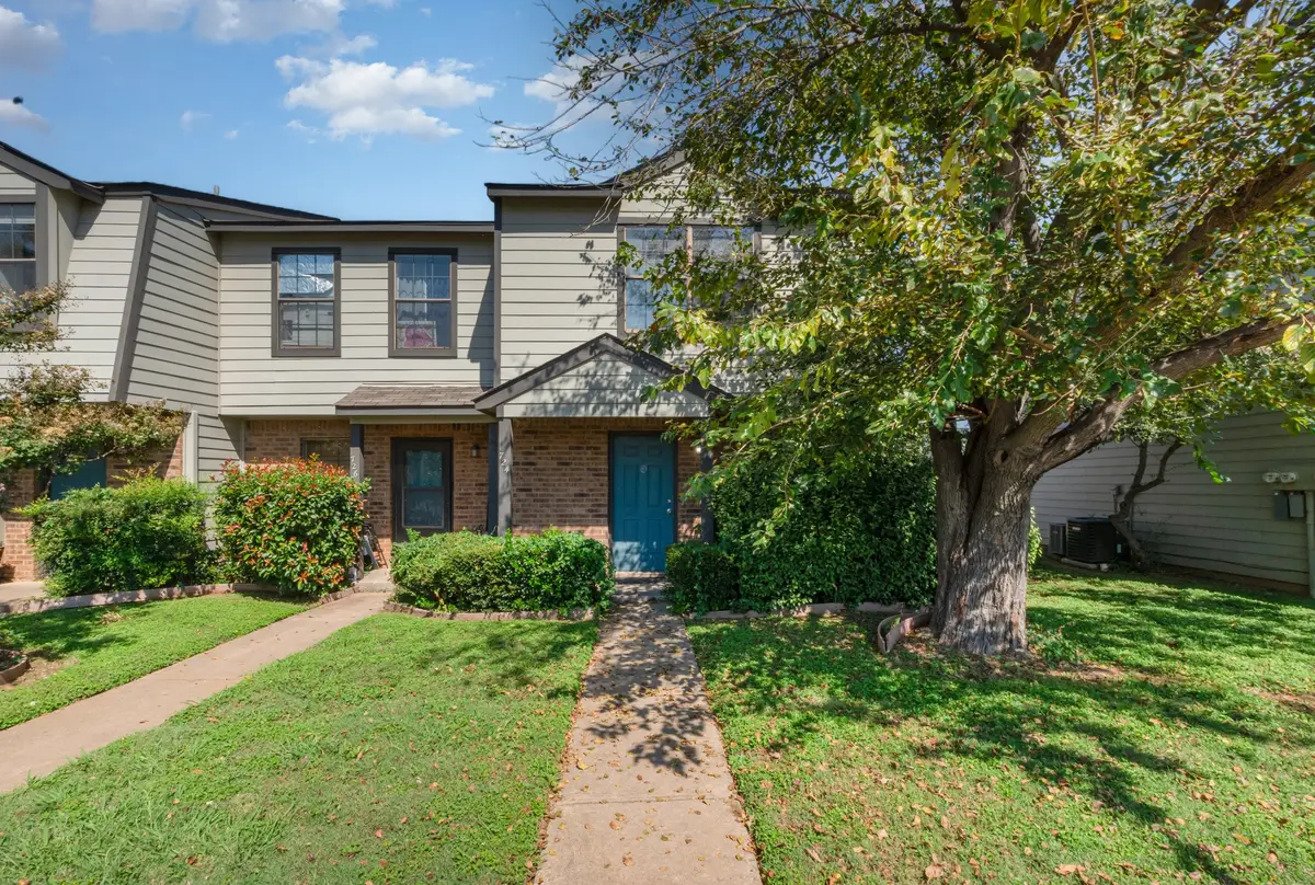 724 W Collins Street, Denton, TX 76201 - Image #1