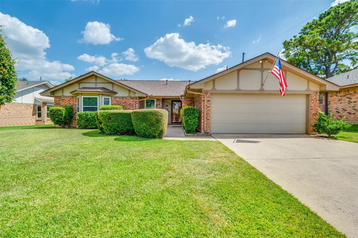 5704 Fireside Drive, Arlington, TX 76016 - Image #1