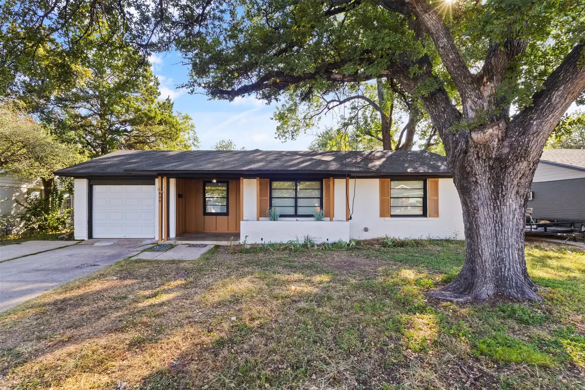 1809 Balla Way, Grand Prairie, TX 75051 - Image #1