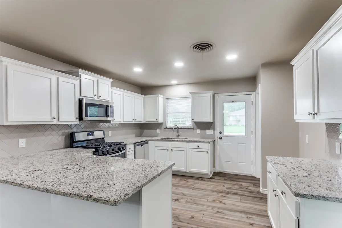 5229 Rutland Avenue, Fort Worth, TX 76133 - Image #1