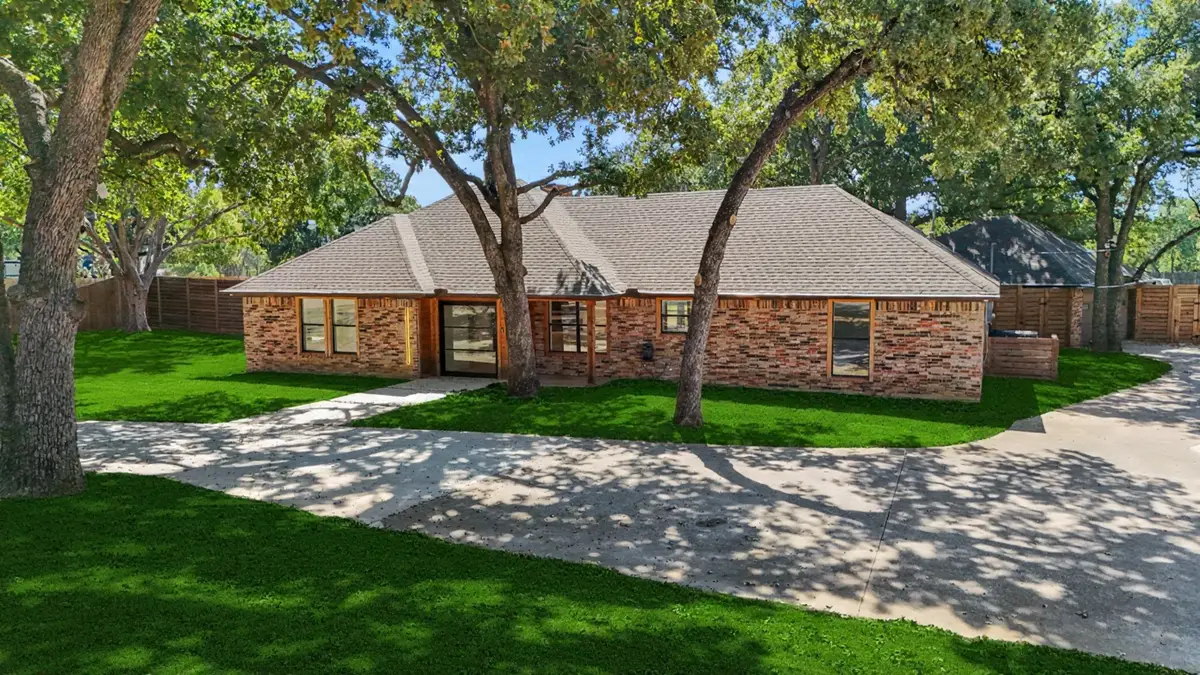 8048 Green Valley Drive, North Richland Hills, TX 76182 - Image #1