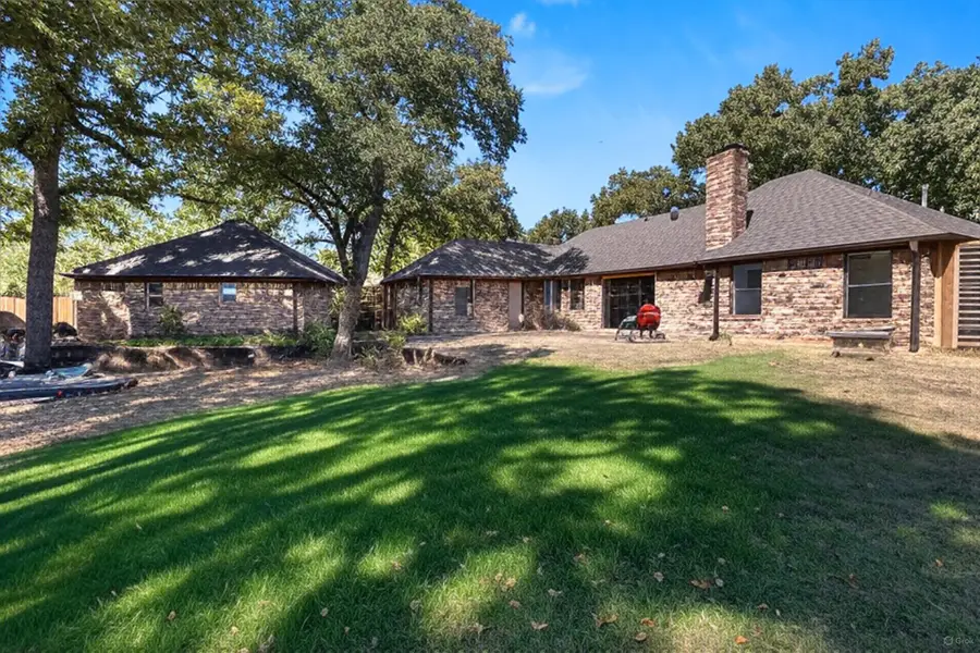 8048 Green Valley Drive, North Richland Hills, TX 76182 - Image #2