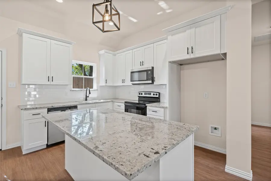 901 SW 10th Street, Mineral Wells, TX 76067 - Image #3