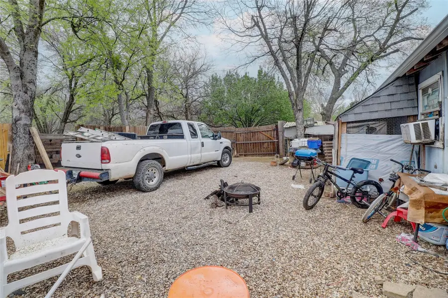 1306 N Clements Street, Gainesville, TX 76240 - Image #3