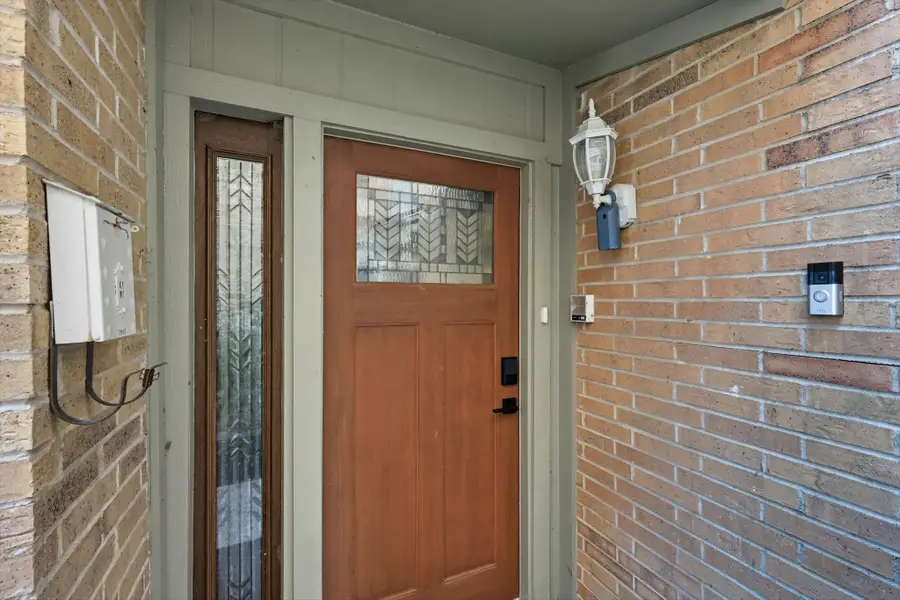 2955 Country Place Circle, Carrollton, TX 75006 - Image #3