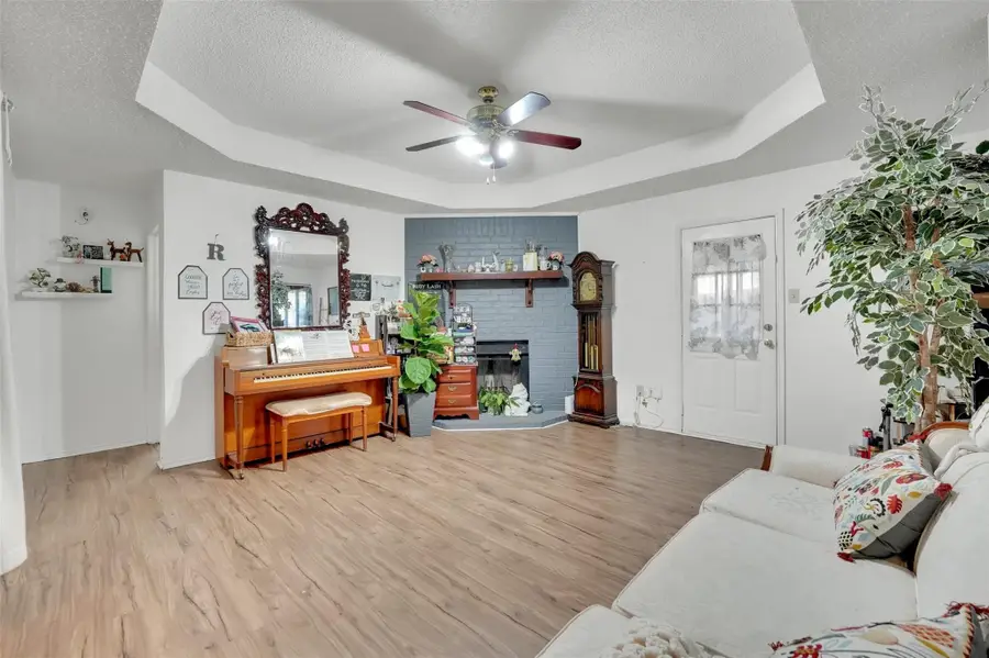 5916 Tinsley Drive, Arlington, TX 76017 - Image #3