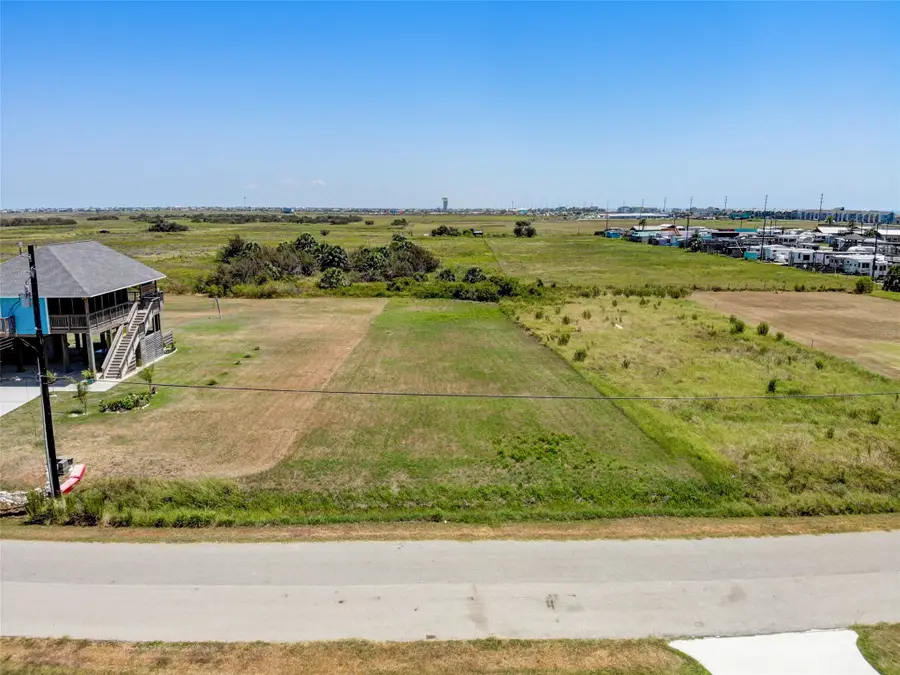 18047 Shaman Drive, Galveston, TX 77554 - Image #2