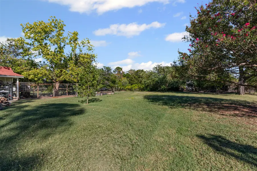 1008 Rosebud Drive, Azle, TX 76020 - Image #3